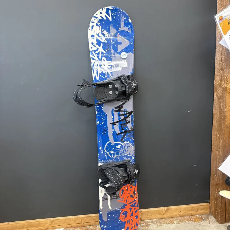 Airwalk - Graphix Snowboard - Airwalk Bindings: Blue/Grey/Red--160cm