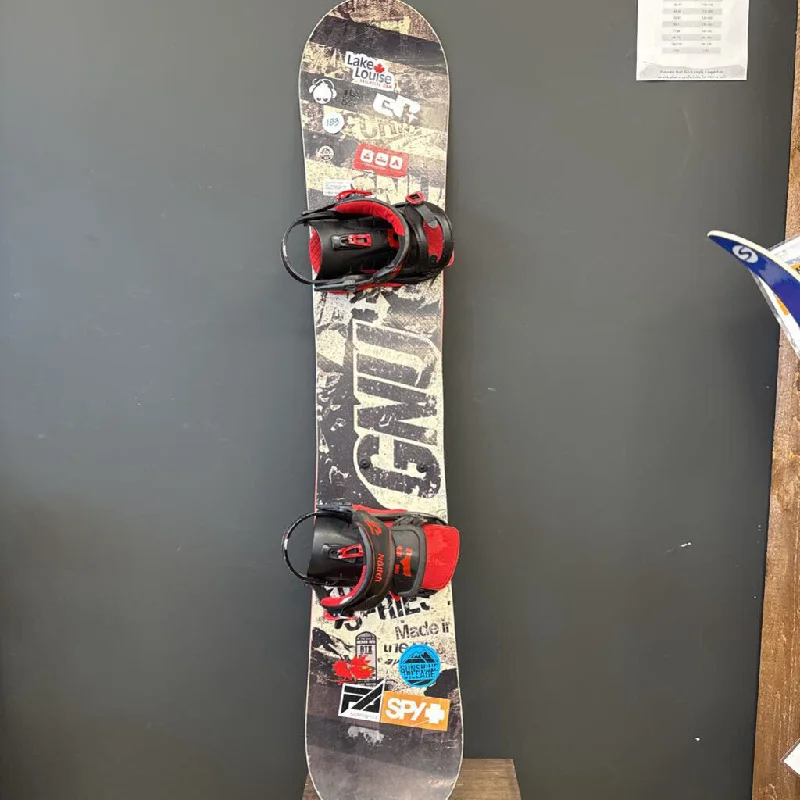 GNU- snowboard with union bindings - MSRP $600 compared : Tan Red --